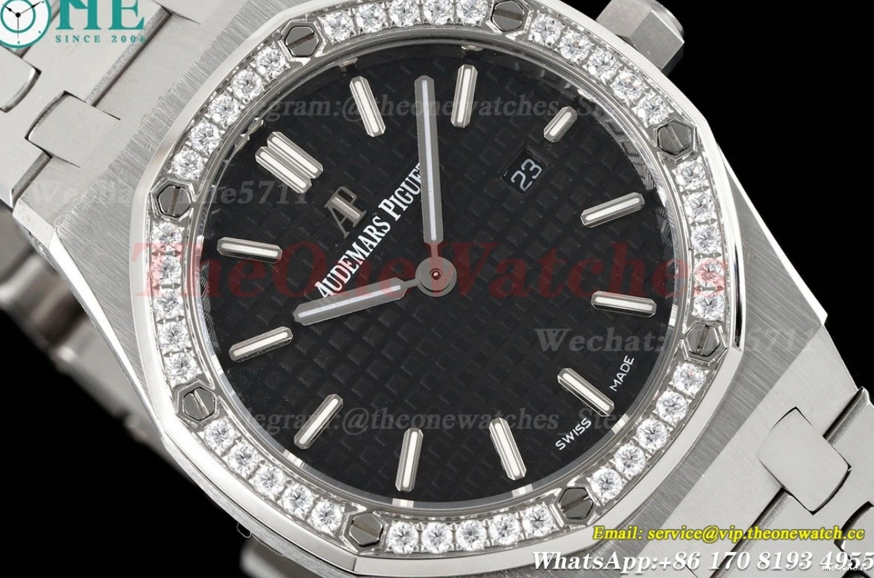 Ladies 33mm Quartz Royal Oak Black SS SS Swiss Dial 8F 0501
